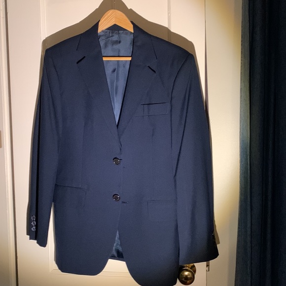 Sastrería navy blue blazer with slightly padded shoulders. - Picture 2 of 3